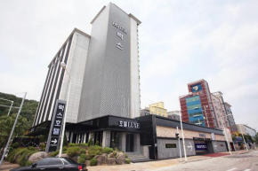  Luxe Hotel  Паджу